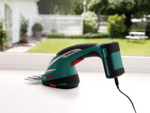 Akumulátorové nůžky na trávu AGS 8,2 LI (BOSCH) Akumulátorové nůžky na trávu AGS 8,2 LI (BOSCH)