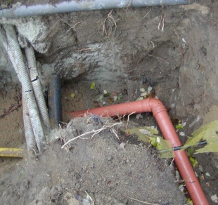 Odvodnění staveb - plastové kanalizační potrubí 